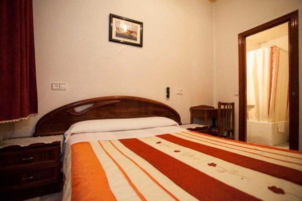 Hostal Palacios Fuencarral Madrid Exterior foto