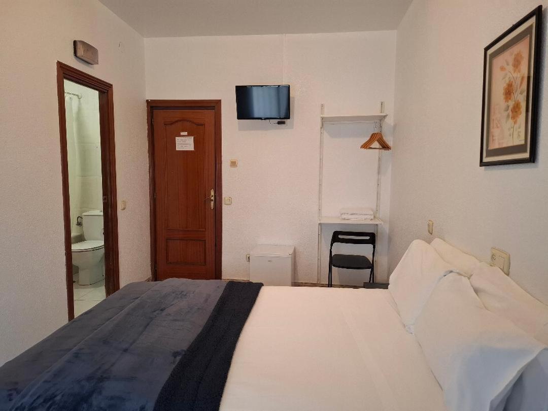 Hostal Palacios Fuencarral Madrid Exterior foto